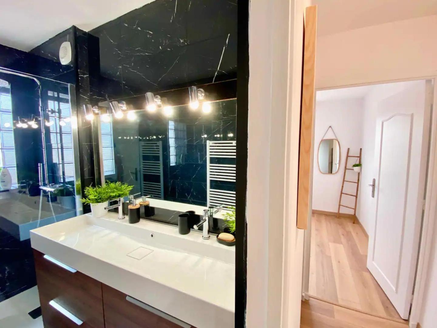 Le Point Virgule - Parking Prive - Climatisation Apartment Montauban Ngoại thất bức ảnh